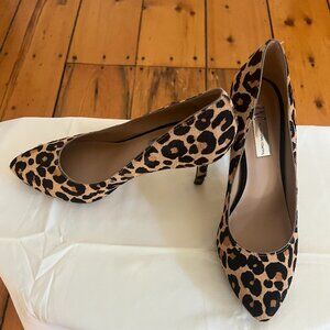 NWT DESIGNER ANIMAL PRINT PUMPS SIZE 8.5 MEDIUM